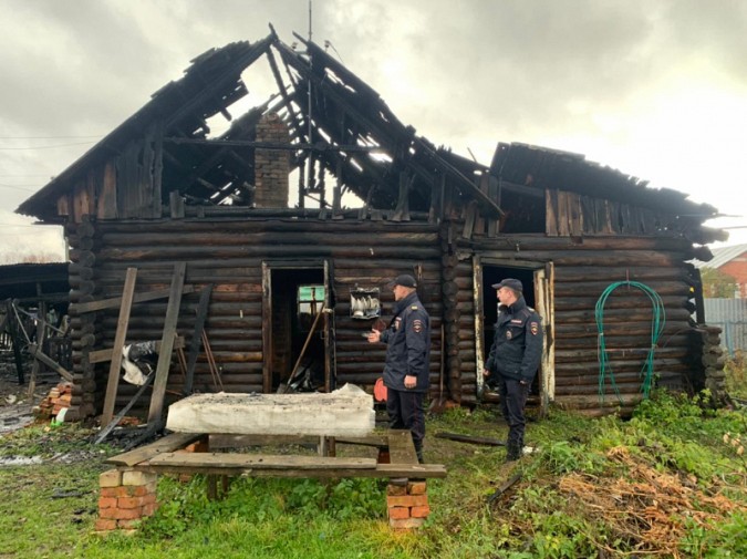 В Ивановской области сотрудники патрульно-постовой службы предотвратили гибель людей на пожаре фото 2