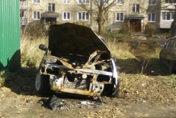 Ночью в Кинешме сгорел автомобиль ВАЗ 2109 фото 2