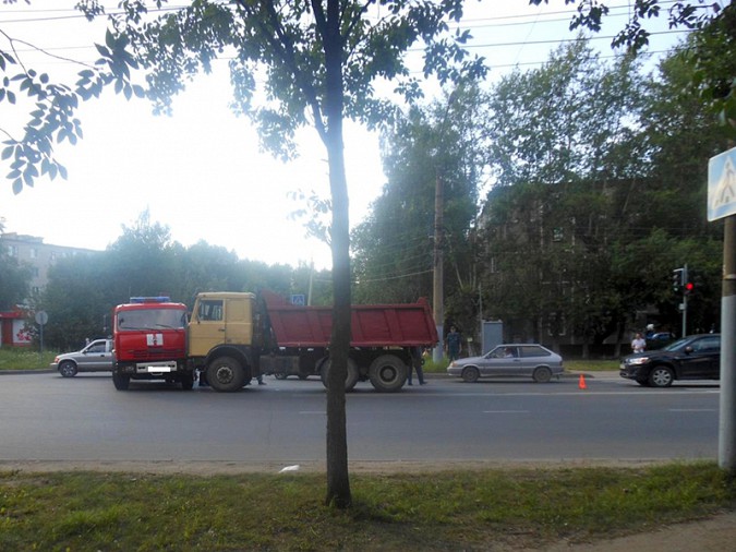 В Ивановской области столкнулись пожарная машина и МАЗ фото 2