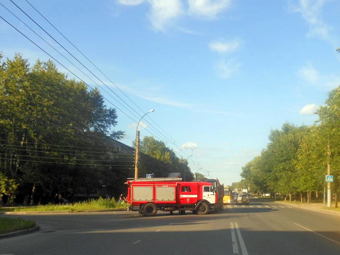 В Ивановской области столкнулись пожарная машина и МАЗ фото 3