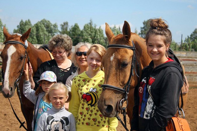 Для детей из Кинешмы организовали экскурсию в вичугскую конюшню фото 3