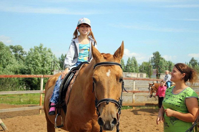 Для детей из Кинешмы организовали экскурсию в вичугскую конюшню фото 2