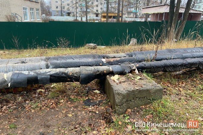 В Кинешме на ул.Алексеевской прорвало трубу отопления фото 5