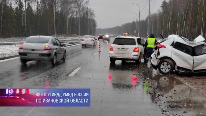 На трассе Владимир - Иваново, врезавшись в столб, погиб водитель «Хюндай» фото 4