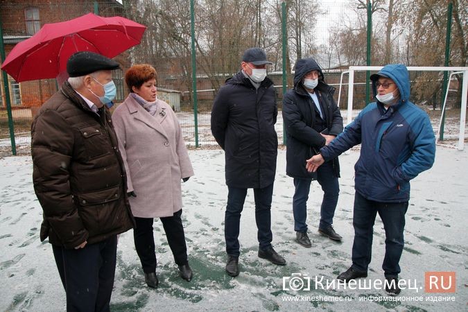 Новую спортплощадку у гимназии установили с нарушениями фото 7