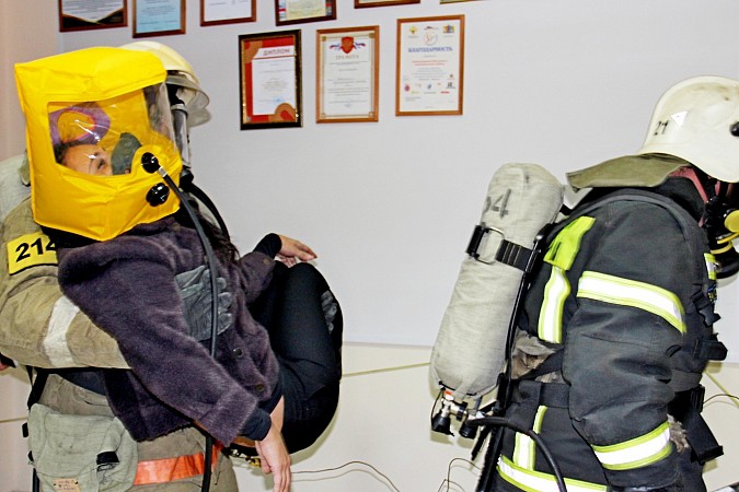 В здании администрации Заволжского района прошли пожарно-тактические учения фото 4