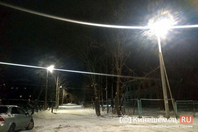На тротуаре между детскими садами №№17 и 19 появилось освещение фото 2