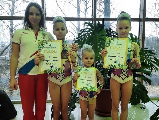 Кинешемские акробаты завоевали бронзу на соревнованиях в Московской области фото 4