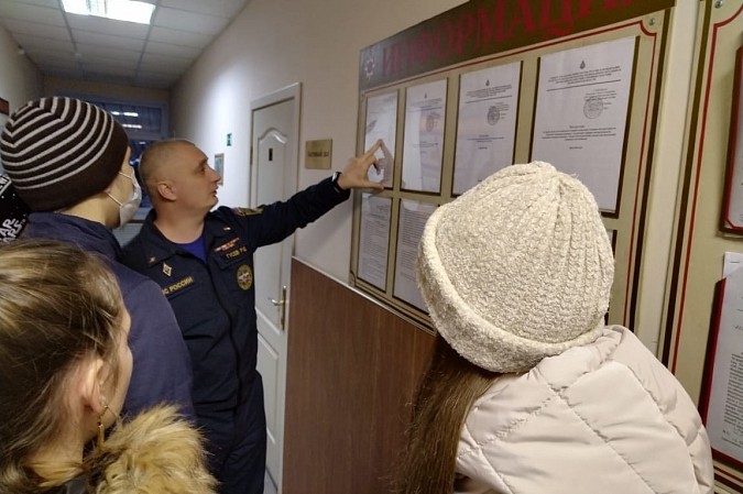 Заволжские «Волонтёры Победы» узнали о работе пожарных фото 2