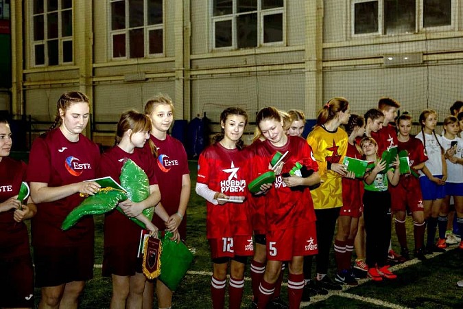 Женскую футбольную команду из Кинешмы на 1,5 часа задержали родниковские гаишники фото 6
