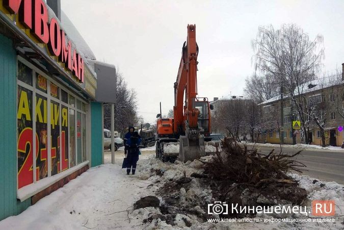 На «Чкаловском» начали менять магистральную канализационную трубу фото 2