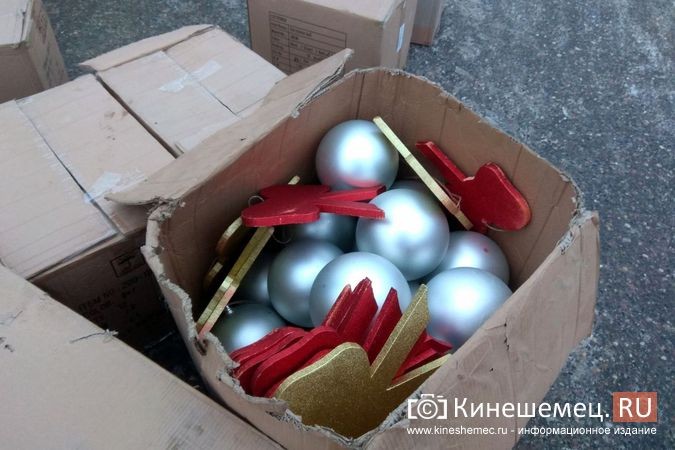 В Кинешме начали наряжать главную новогоднюю елку фото 4