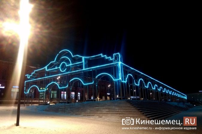 Центр Кинешмы начали украшать новогодней иллюминацией фото 2