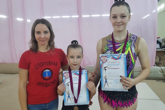 Кинешемцы - призеры соревнований по спортивной акробатике в Костроме фото 2