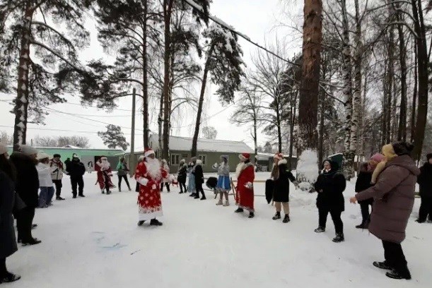 В Кинешемском парке прошла битва Дедов Морозов фото 2