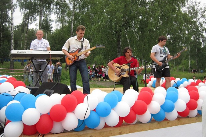 Максим Цепелев: о жизни с ДЦП, группе «Дети одной реки» и своих гитарах фото 5