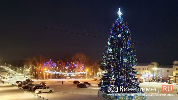 На зданиях вокруг пл.Революции так и не появилась новогодняя иллюминация фото 8