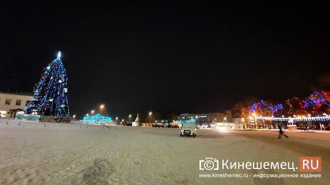 На зданиях вокруг пл.Революции так и не появилась новогодняя иллюминация фото 10