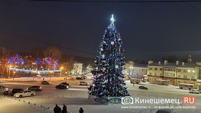 На зданиях вокруг пл.Революции так и не появилась новогодняя иллюминация фото 9