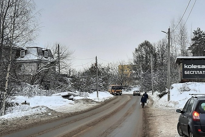 Жители ул.Наволокской жалуются на состояние остановок на выезде из Кинешмы фото 3