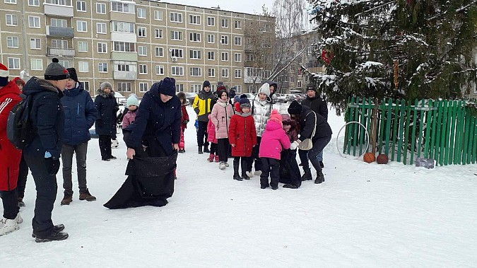 Жители микрорайона «Автоагрегат» приняли участие в «Зимних забавах» фото 3