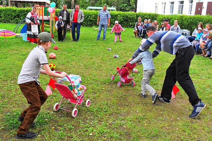 Вихрь танцев, песен, конкурсов кружил детей в Кинешме фото 5