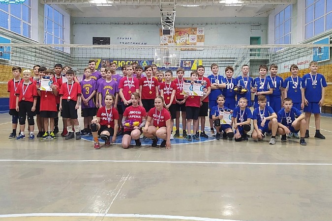 Волейболисты из Кинешмы стали победителями турнира «Рождественские встречи» фото 3