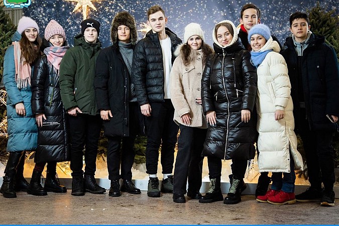 Одаренные кинешемские школьники посетили «Русское Рождество» в Шуе фото 2
