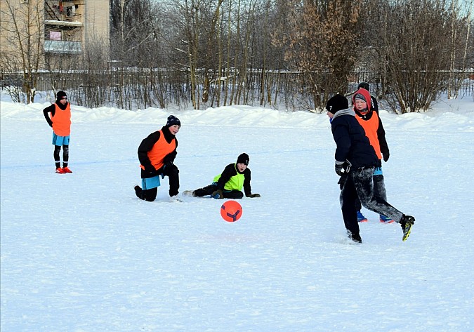 В Кинешме прошел региональный детский турнир по футболу на снегу фото 9