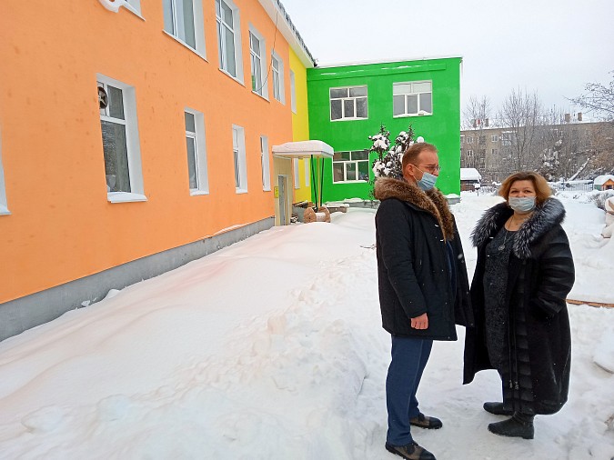 Депутат Госдумы Михаил Кизеев осмотрел ход ремонта детского сада №46 фото 4