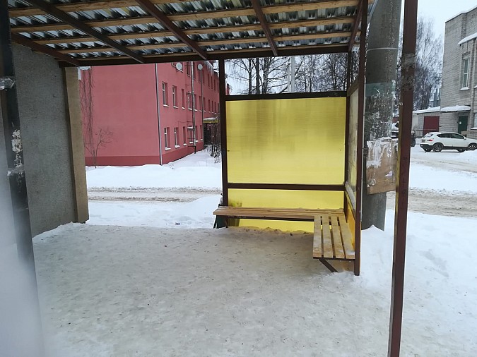 Кинешемские единороссы рассказали о ремонте скамейки на остановке «ул.Гагарина» фото 2