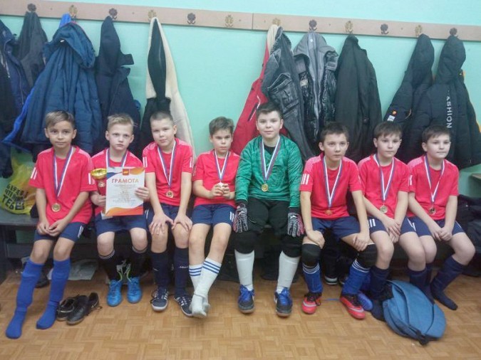Кинешемские футболисты - призёры турнира по мини-футболу в Шуе фото 2