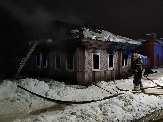 В Кинешме при пожаре на ул.Юрьевецкой погибли мать и сын фото 2