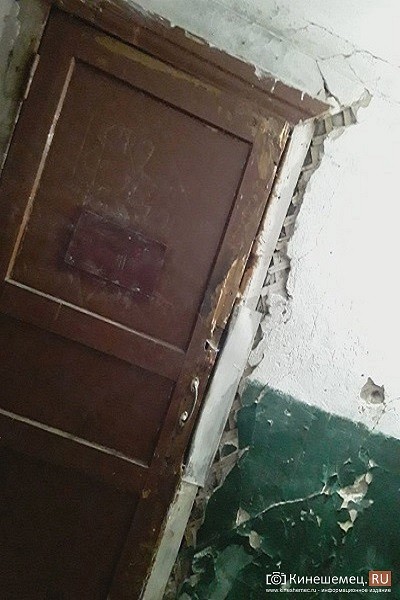 Жители дома №19 на ул.Веснина показали ужасающее состояние муниципальных квартир фото 8