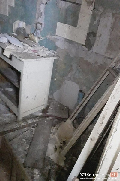 Жители дома №19 на ул.Веснина показали ужасающее состояние муниципальных квартир фото 15