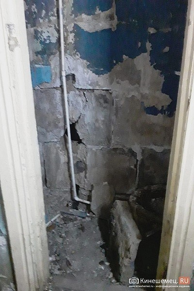 Жители дома №19 на ул.Веснина показали ужасающее состояние муниципальных квартир фото 19