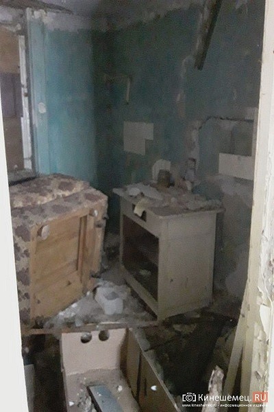 Жители дома №19 на ул.Веснина показали ужасающее состояние муниципальных квартир фото 13