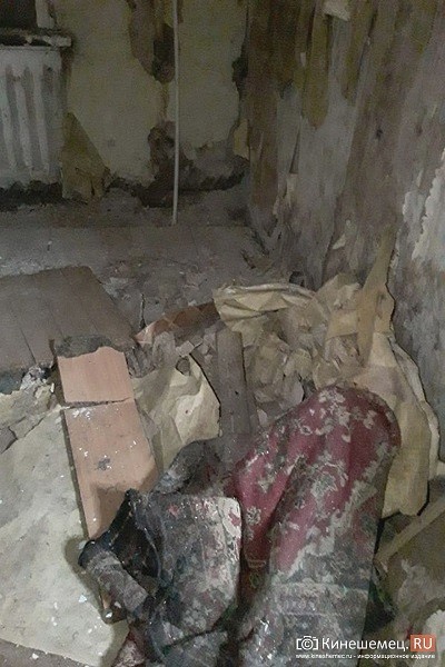 Жители дома №19 на ул.Веснина показали ужасающее состояние муниципальных квартир фото 20