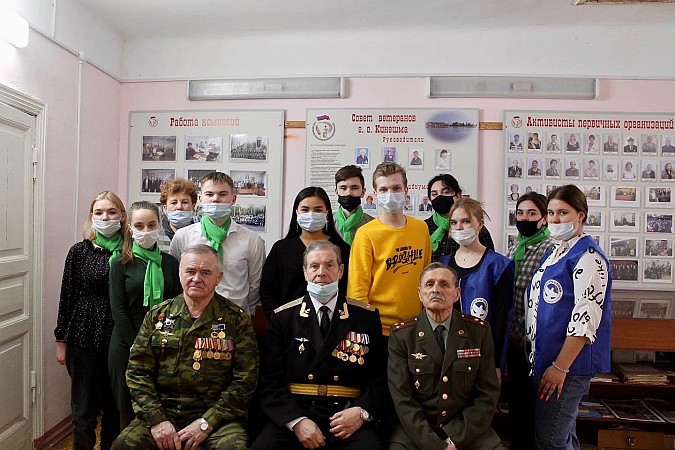 Кинешемские волонтеры пообщались с ветеранами Вооруженных сил фото 4