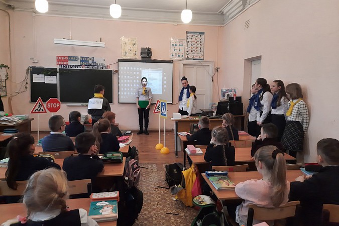 В Кинешме для учеников начальных классов школы №17 провели «Уроки безопасности» фото 3