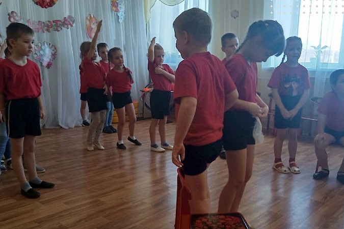 Для дошколят детского сада №31 сотрудники МЧС провели игру «Юные спасатели» фото 3