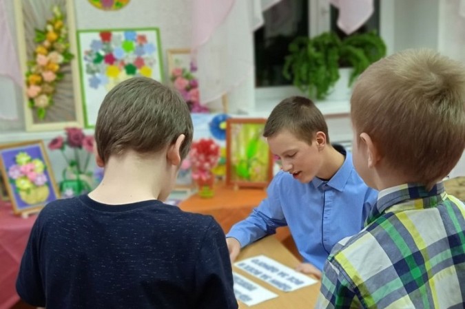 Кинешемские ребята смастерили открытки для своих мам к празднику 8 марта фото 3