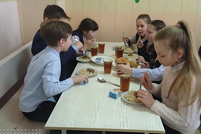 В гимназии им. А.Н. Островского нарушений в сфере школьного питания не выявили фото 3