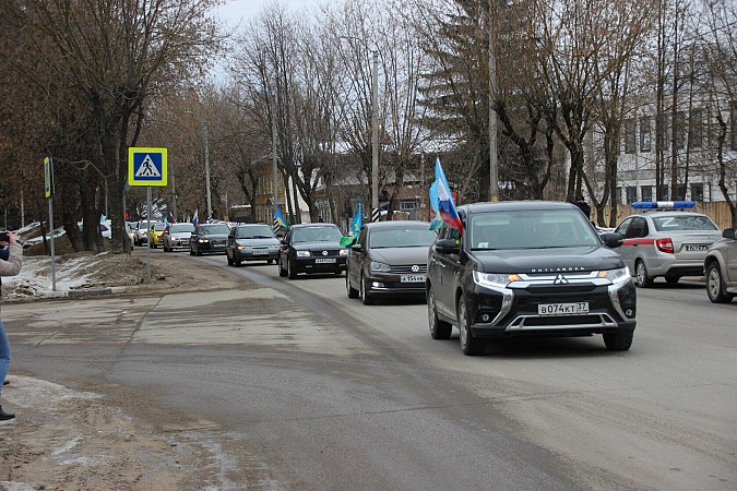 В Кинешме прошел масштабный автопробег в поддержку действий российских военных на Украине фото 28