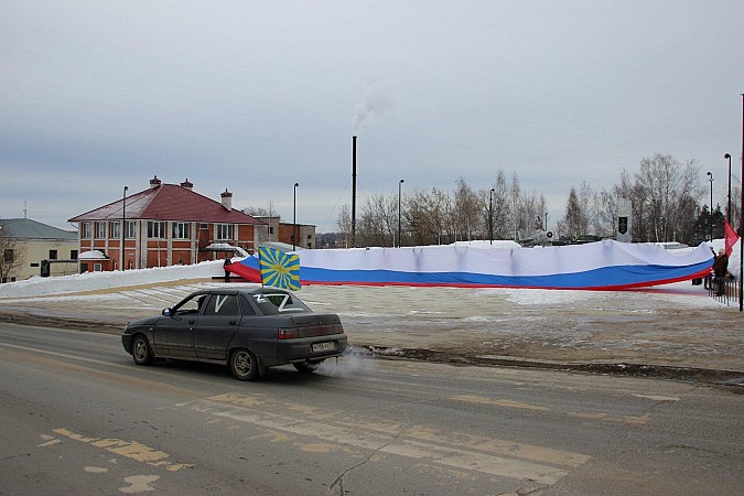 В Кинешме прошел масштабный автопробег в поддержку действий российских военных на Украине фото 37
