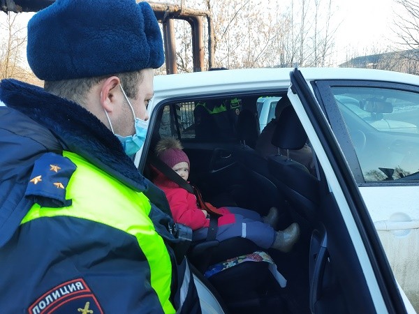 В Кинешме выявляли водителей, перевозящих своих детей без автокресел фото 3