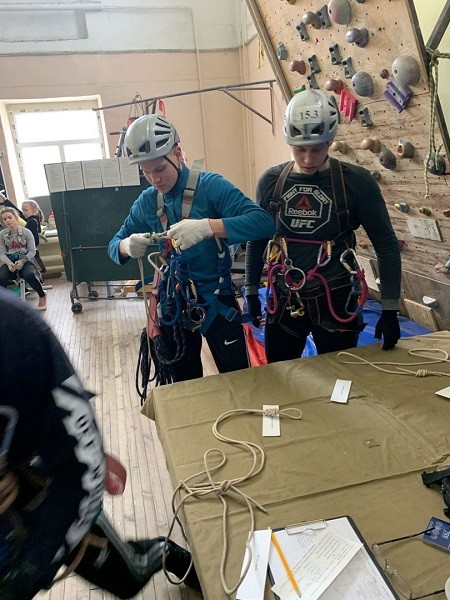 Кадеты школы №18 победили на региональных соревнованиях по спортивному горному туризму фото 8