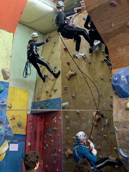 Кадеты школы №18 победили на региональных соревнованиях по спортивному горному туризму фото 6