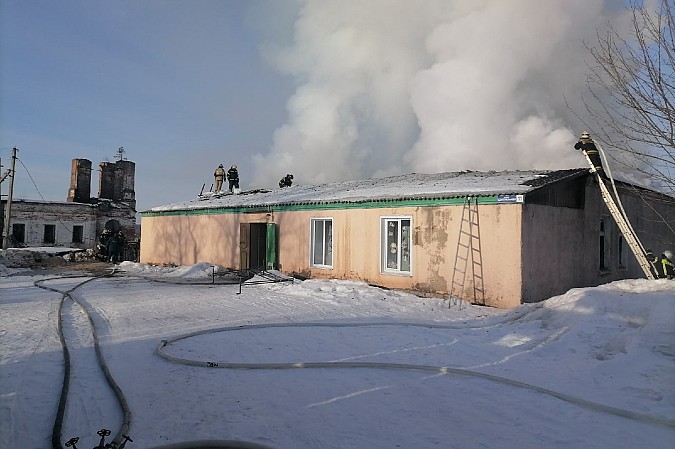 В одном из поселений Заволжского района горел Дом культуры и библиотека фото 3