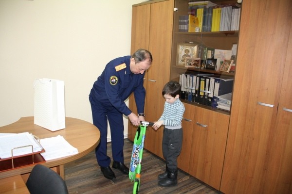 В Кинешме прошла встреча руководителя следственного управления с беженцами из ДНР и ЛНР фото 4